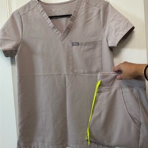 Figs Slate Gray Scrub Set